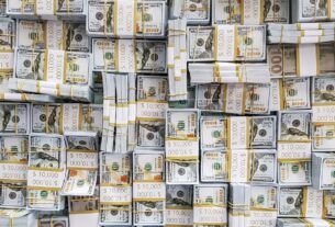 Dólar recua a R$ 5,14 com fraqueza global; Ibovespa sobe 1,85% e Brent supera US$ 94