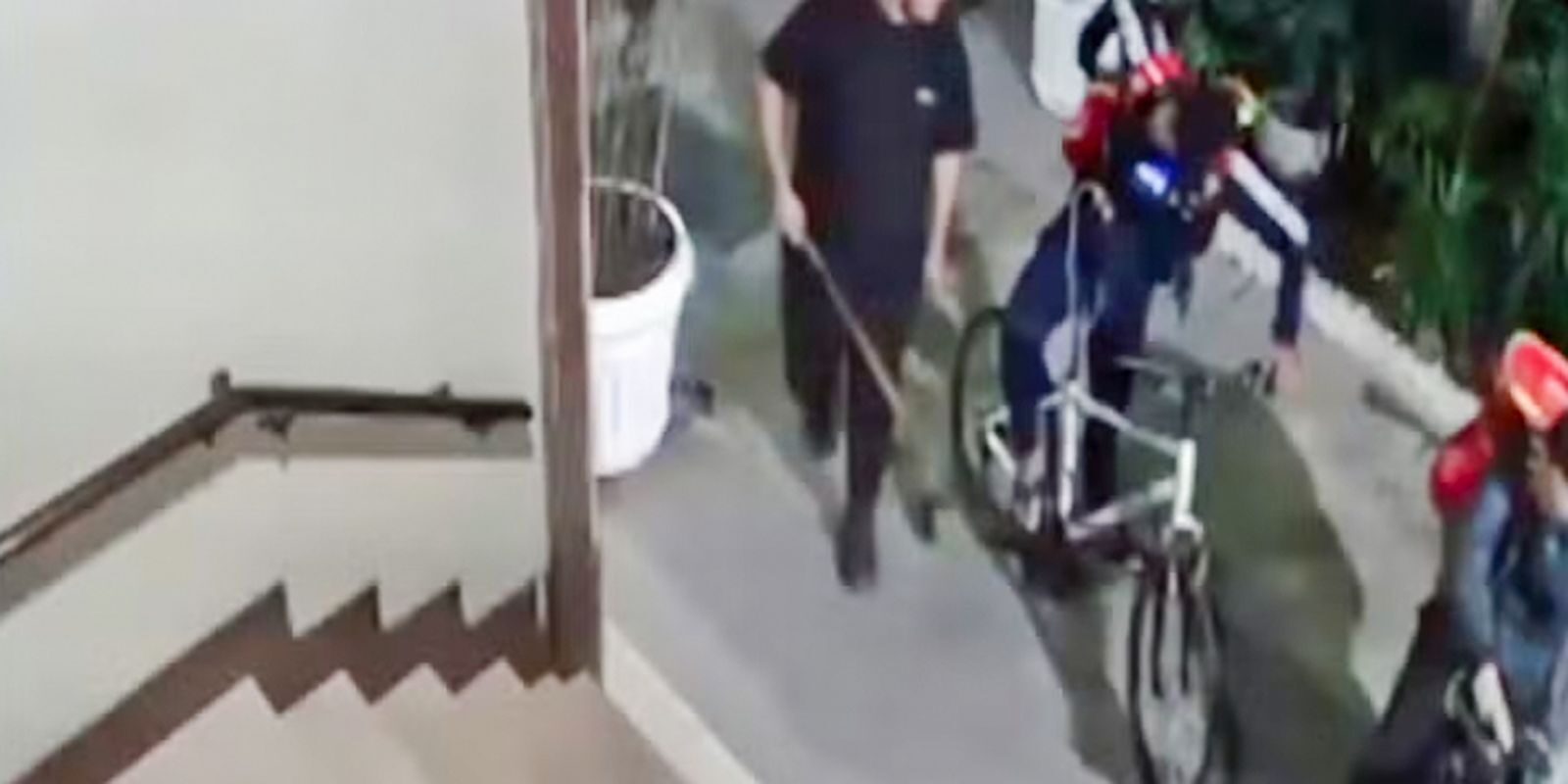 Justiça do RJ mantém prisão de entregadores investigados por morte de ciclista em Copacabana