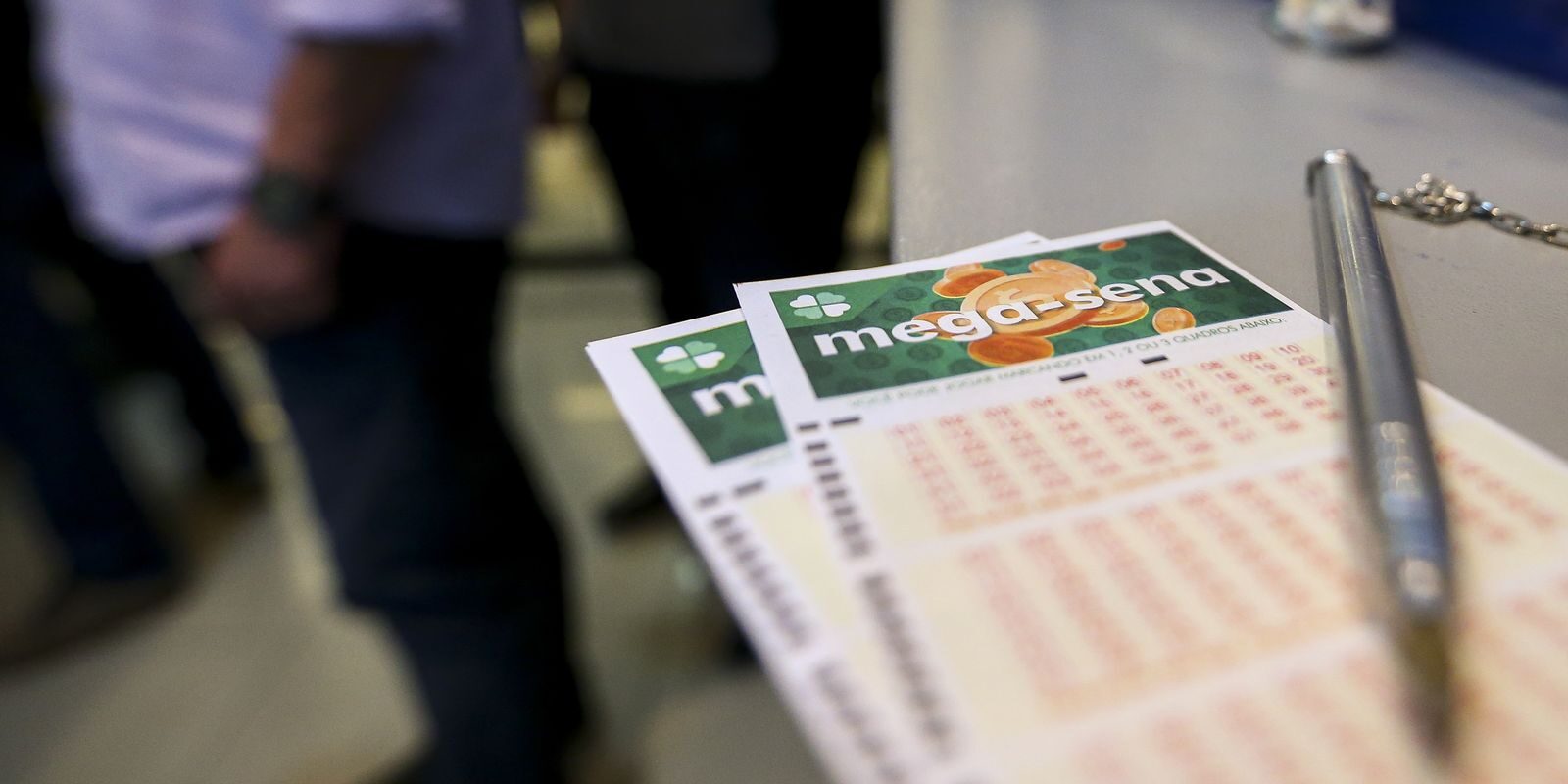 Mega-Sena acumula e prêmio estimado vai a R$ 25 milhões; confira as dezenas sorteadas