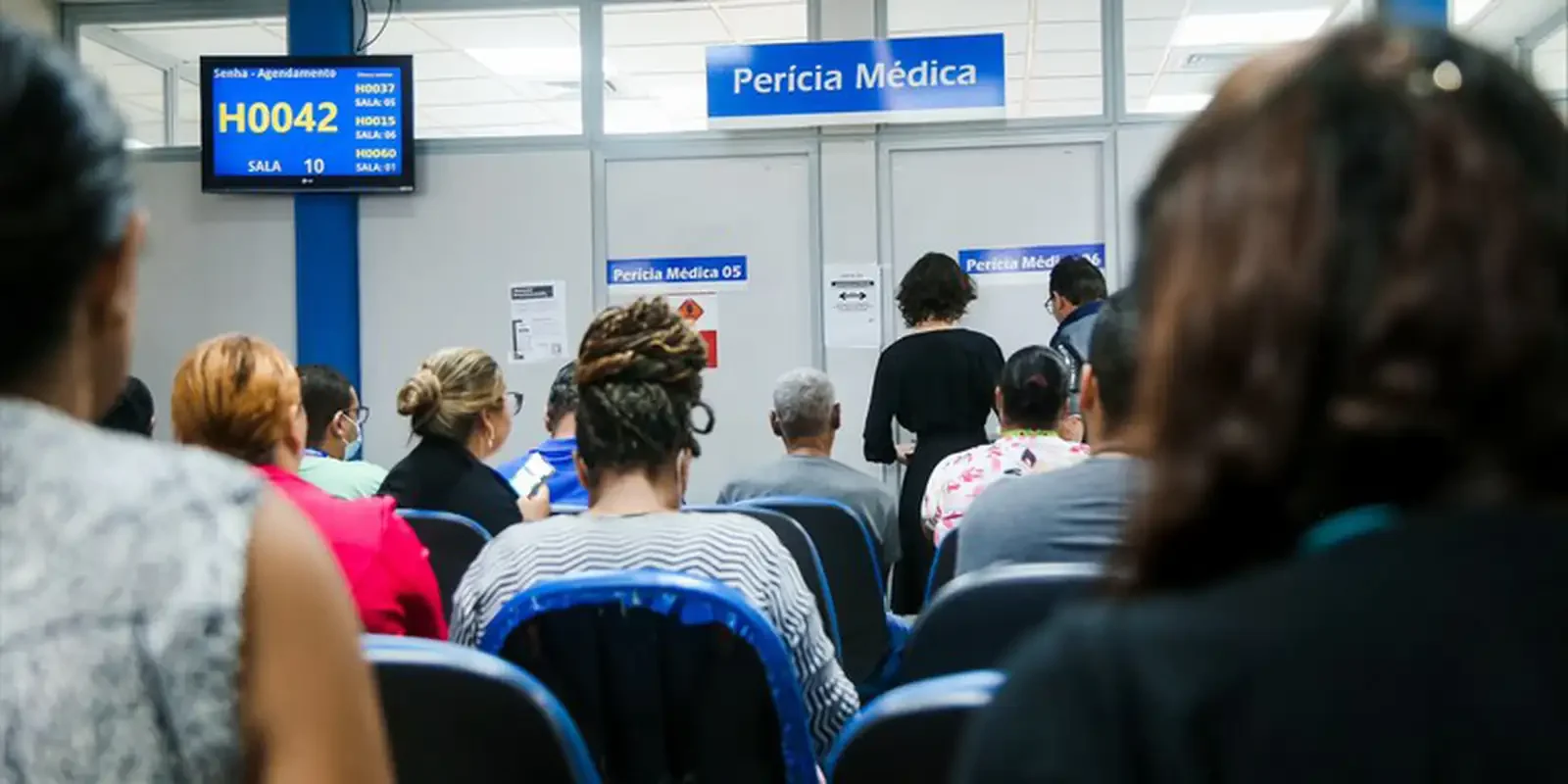 Fila de espera do INSS cai para 1,282 milhão; tempo médio de decisão é 35 dias
