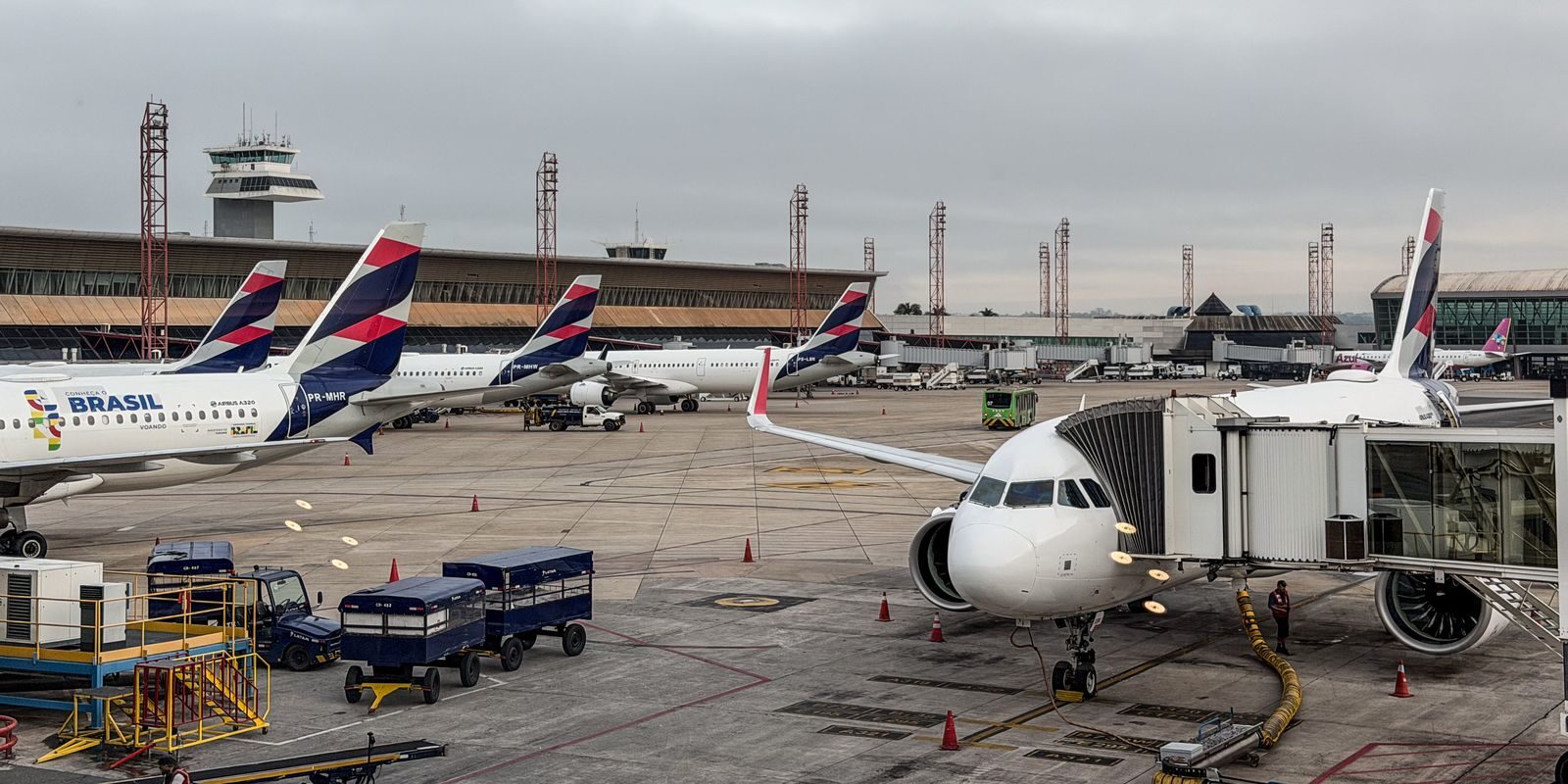 Anvisa publica resolução que atualiza normas sanitárias para aeroportos e companhias aéreas