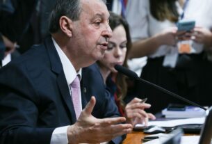 Relator da CCJ mantém texto da PEC 221/2019 que extingue escala 6x1 e reduz jornada para 40 horas