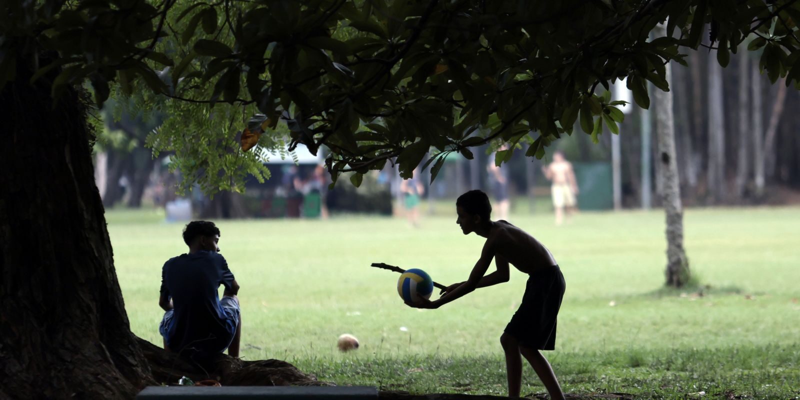 Contraste climático fecha agosto: temporais no Sul e calor de até 41°C no Norte e Centro-Oeste