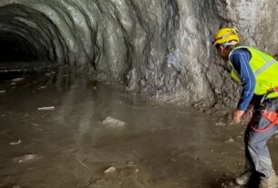 Nepal intensifica buscas por 933 trabalhadores presos em túneis de hidrelétricas após colapso de geleira