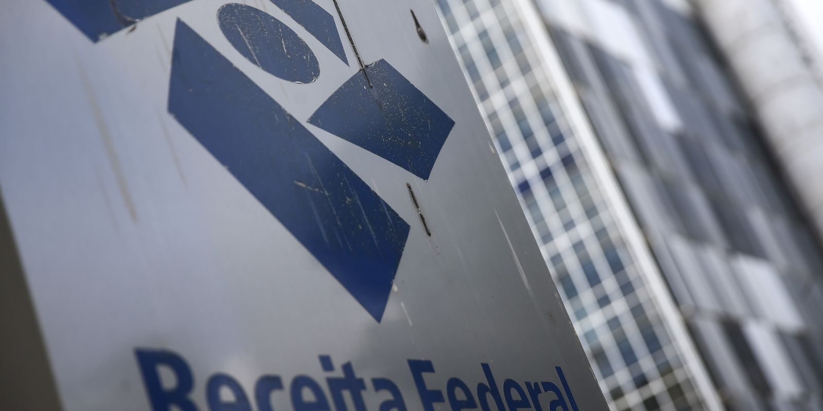 Receita libera R$ 1,24 bilhão no último lote de restituições do IR 2026; 521.935 contribuintes são beneficiados