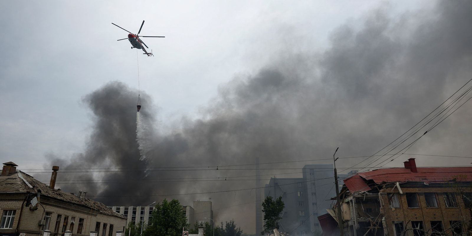 Rússia retoma ataques e bombardeia Kiev após saída de enviados dos EUA; três mortos e 16 feridos