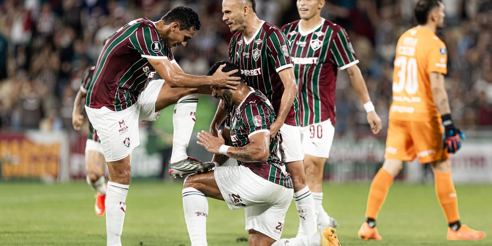 Fluminense vence Platense por 2 a 0 no Maracanã e leva vantagem para a volta das quartas da Libertadores