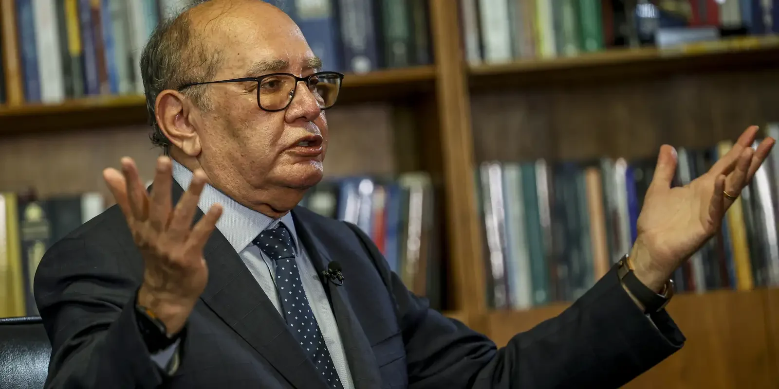 Gilmar Mendes pede vista e aponta risco de desequilíbrio eleitoral no afastamento de diretores da Polícia Federal