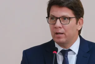 Dino identifica indícios de que Mário Frias liderou esquema de desvio de emendas para financiar 'Dark Horse'