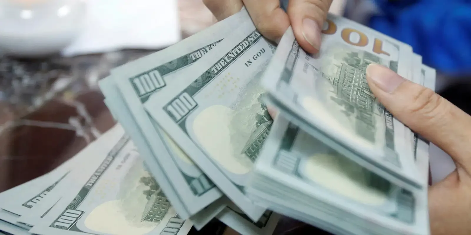 Dólar fecha perto de R$ 5,15 com aversão a risco; Ibovespa recua 0,91%