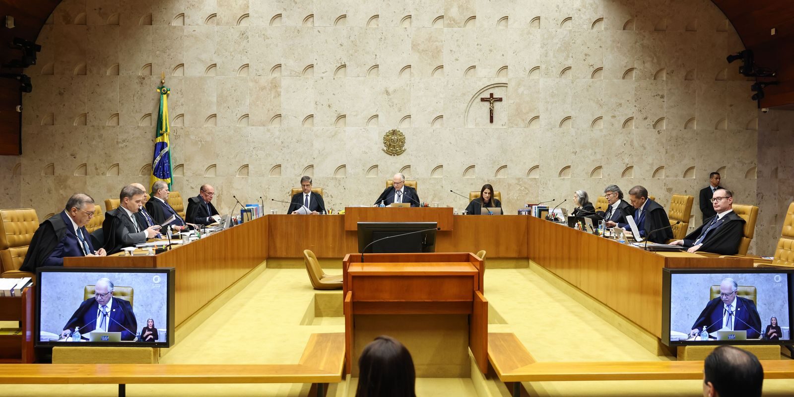 Fachin pede serenidade ao STF ao abrir sessão sobre investigação contra Alexandre de Moraes