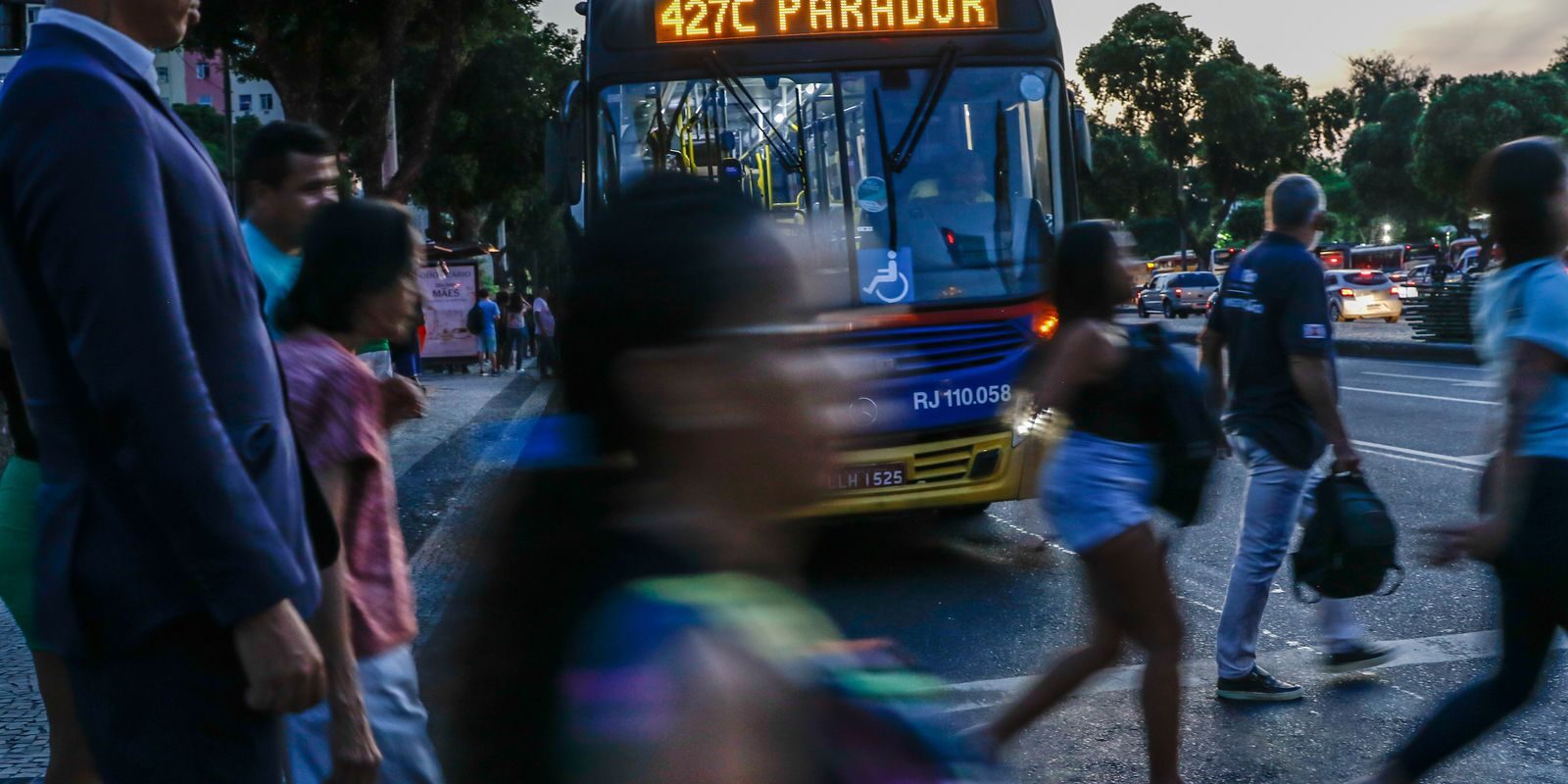 Solidão, exaustão e dependência digital estimulam abstenção de cerca de 30 milhões de eleitores, diz pesquisa