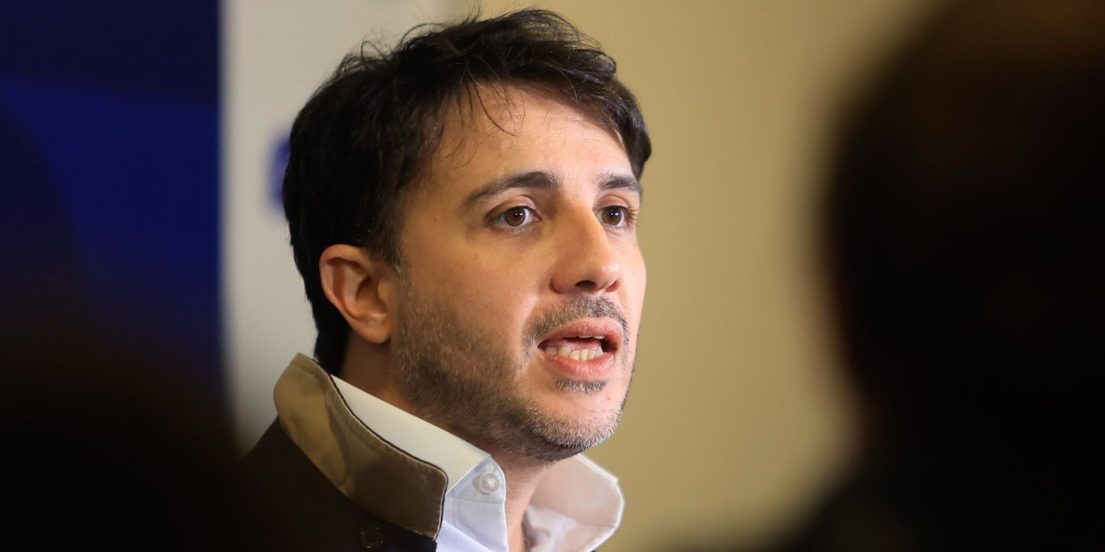 Renan Santos propõe desindexar benefícios do salário mínimo, desvincular pisos de saúde e educação e acabar com o Bolsa Família