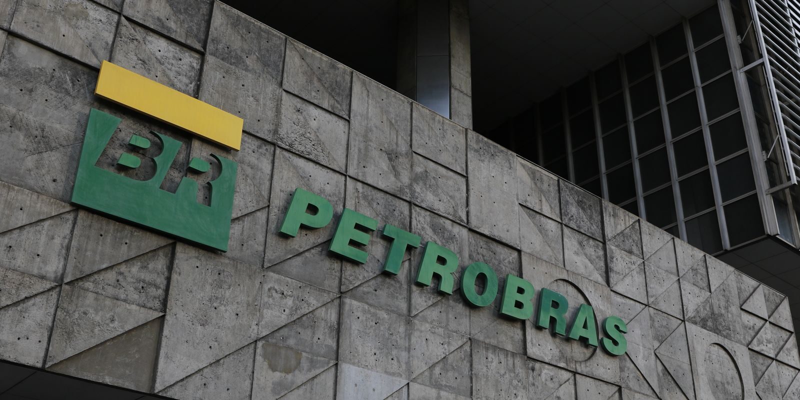 Petrobras batiza Starnav Elektra, primeiro navio do Programa Mar Aberto com tripulação 100% feminina