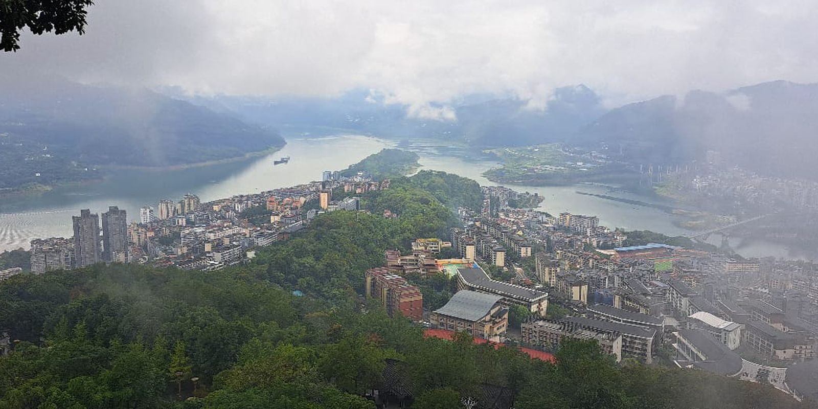 China usa Fórum do Rio Yangtzé para aproximar povos ribeirinhos e promover cooperação internacional