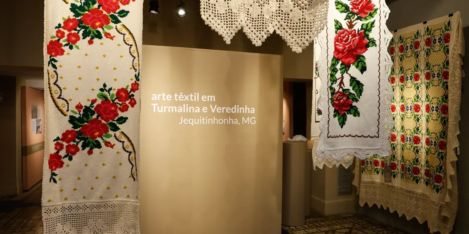 Exposição no Museu do Folclore do Rio reúne bordados do Vale do Jequitinhonha até 29/11