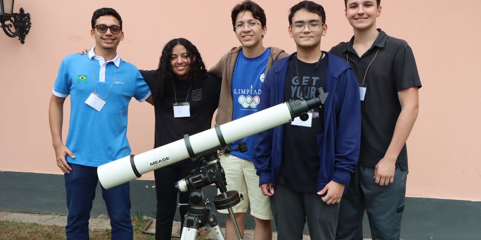 Biatriz Silva e mais quatro estudantes brasileiros vão à 19ª Olimpíada Internacional de Astronomia em Hanói (Vietnã)