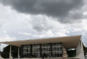 Zambelli solicita ao STF salvo‑conduto para retornar ao Brasil e votar na mãe em outubro