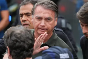 Defesa de Jair Bolsonaro desiste de pedido para suspender execução da pena na trama golpista