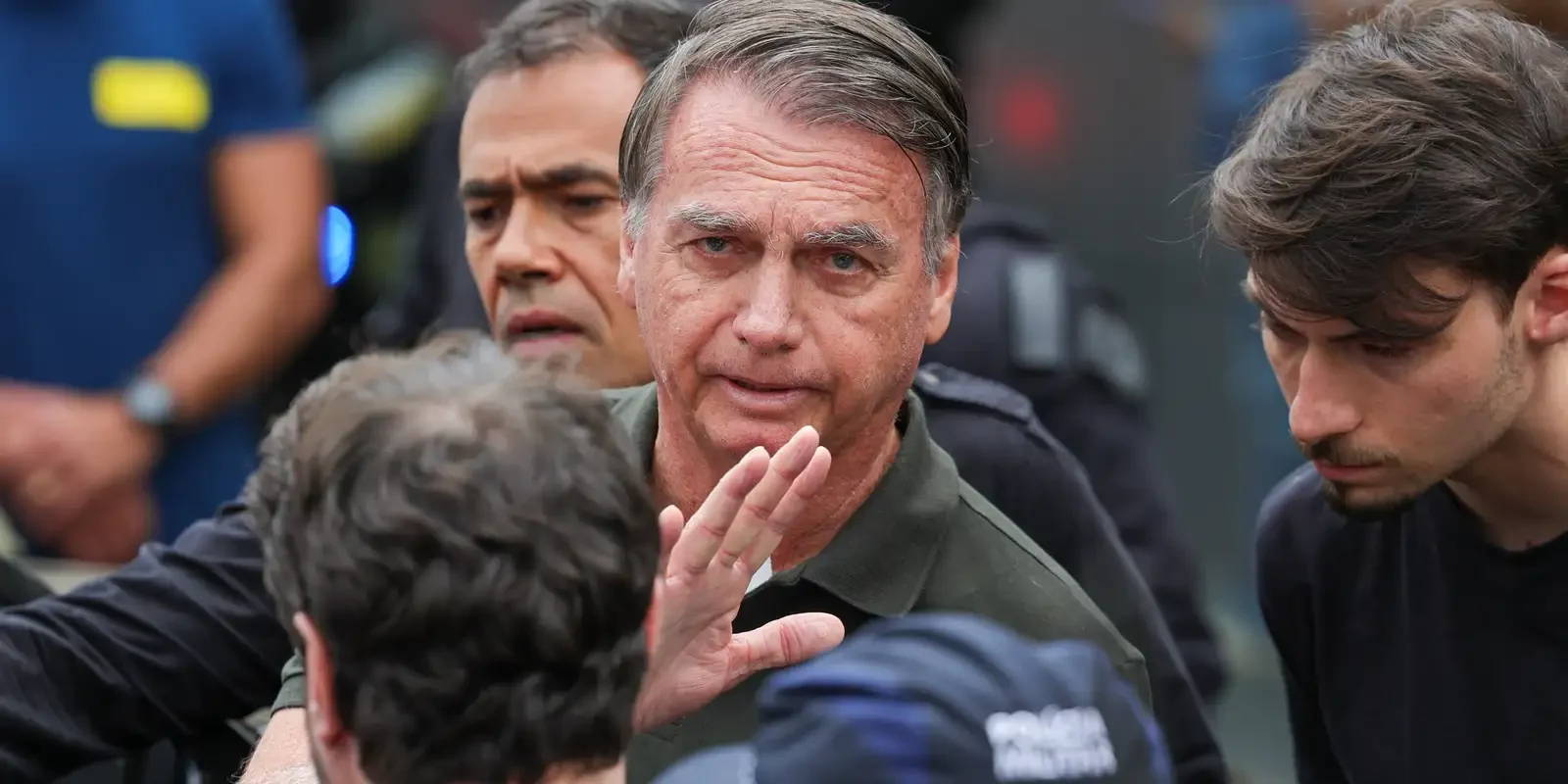 Defesa de Jair Bolsonaro desiste de pedido para suspender execução da pena na trama golpista