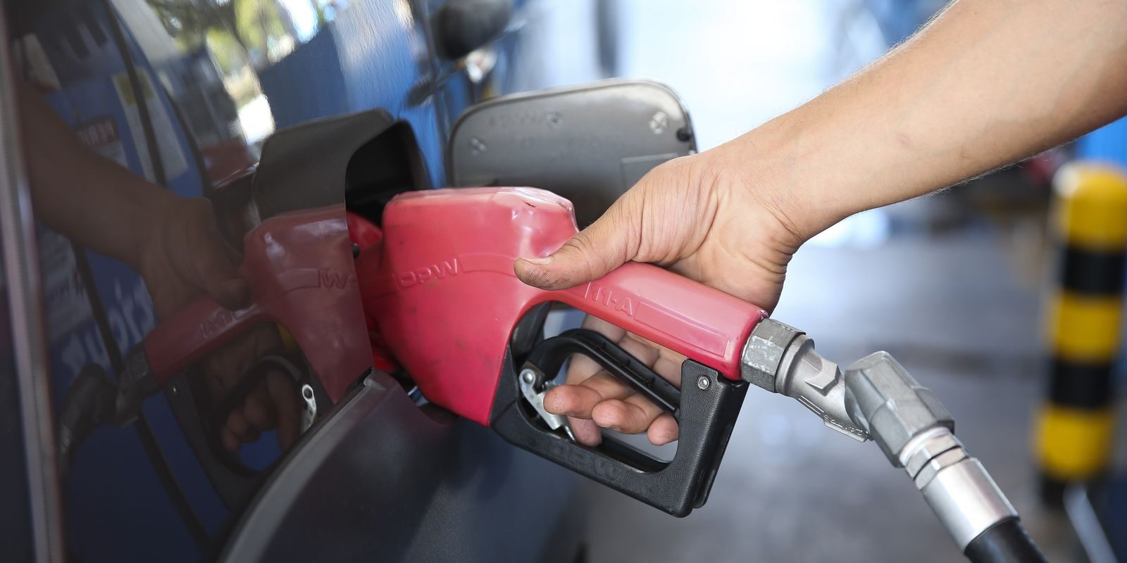Governo deve prorrogar subsídio de R$ 2,12 por litro ao diesel por 30 dias, diz ministro