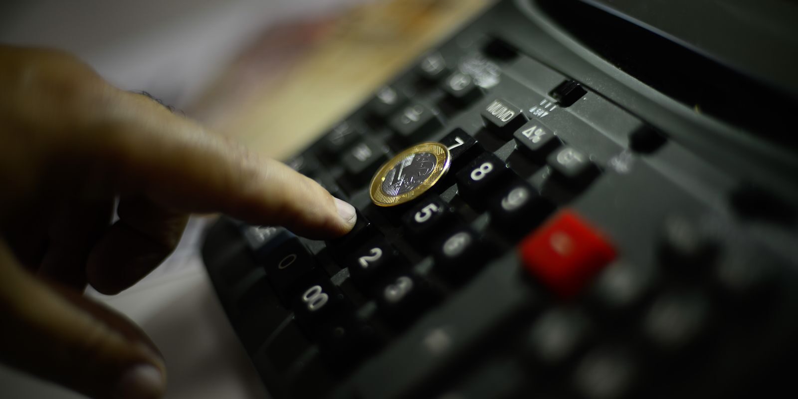 Dívida Pública Federal sobe a R$ 9,293 trilhões em agosto após incorporação de R$ 88,39 bi em juros