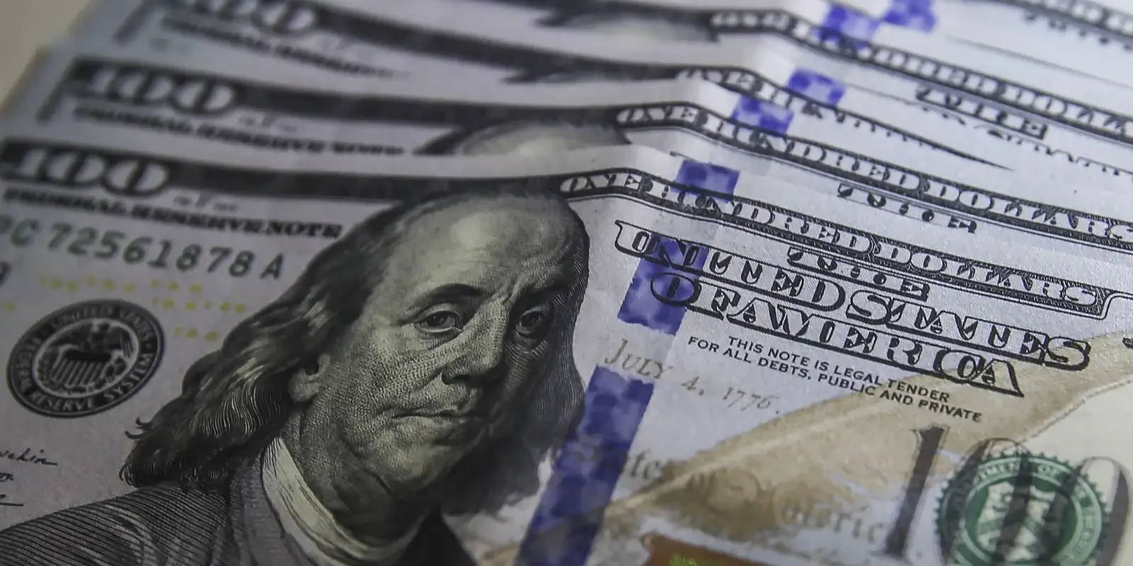 Dólar recua a R$ 5,17 com alívio global; Ibovespa fecha setembro em alta de 5,03%