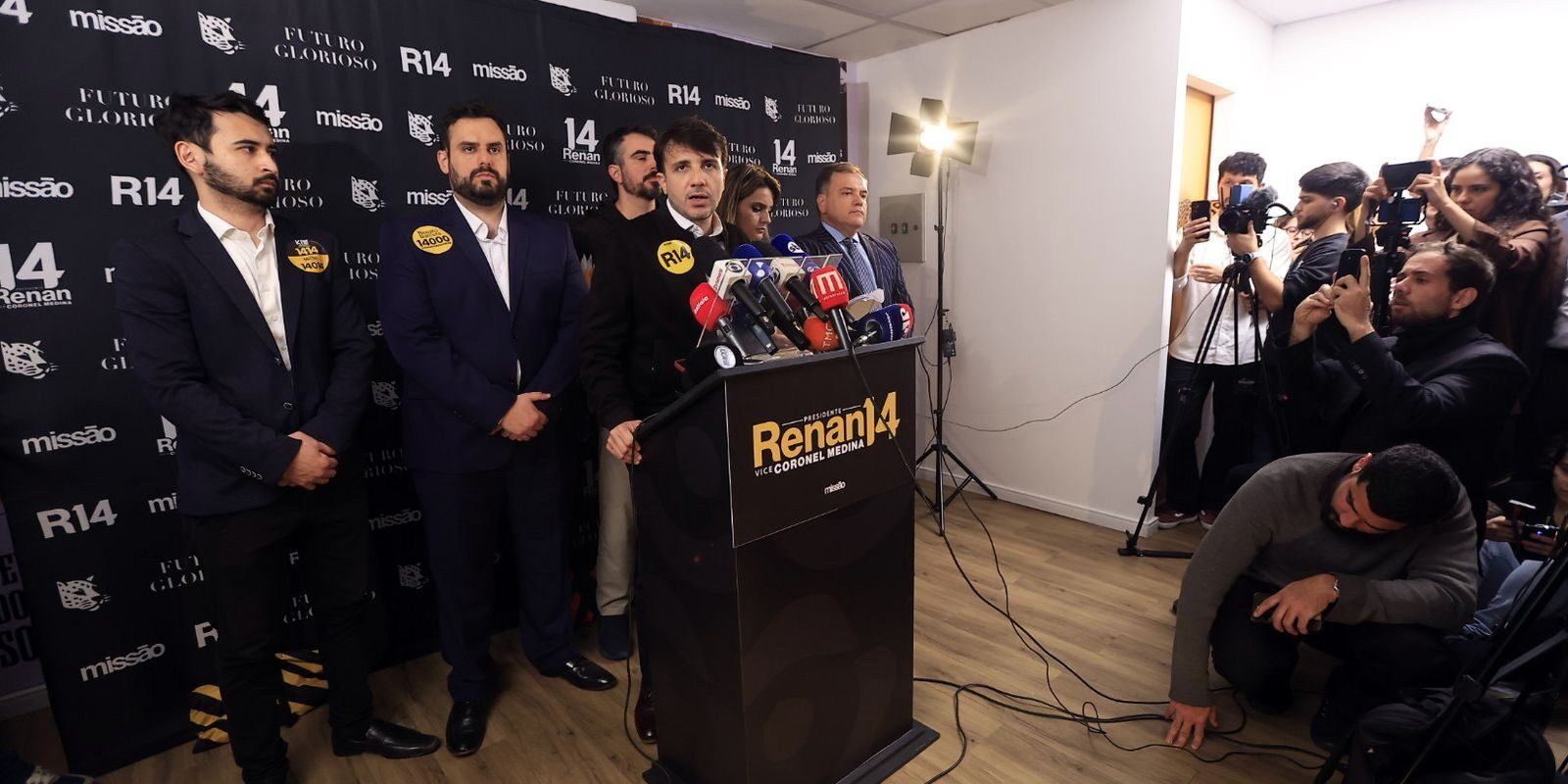 Renan Santos anuncia pedido de liminar contra suspensão de propaganda e repasses do FEFC