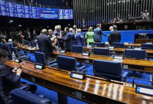 Aziz articula rito especial para acelerar votação da PEC que acaba com escala 6x1 e reduz jornada para 40h