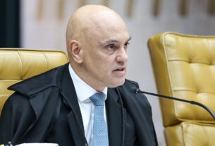 Alexandre de Moraes envia a Edson Fachin pedido de apuração contra André Mendonça