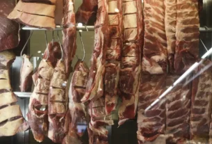 Cota da China limita embarques e faz exportação brasileira de carne bovina cair 27,1% em agosto de 2026