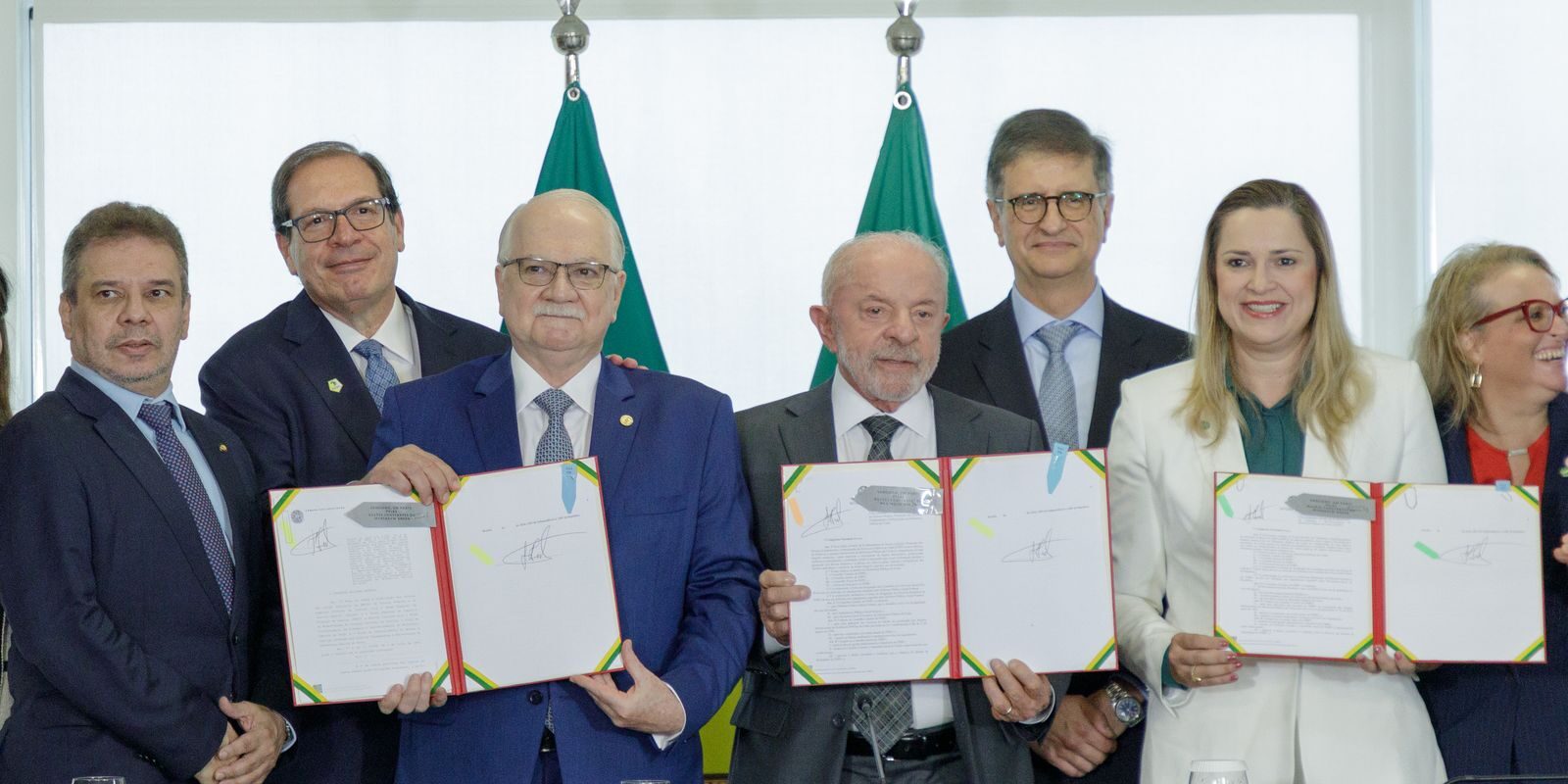 Lula sanciona três leis que criam e reestruturam fundos para modernizar a Justiça e atualizam custas