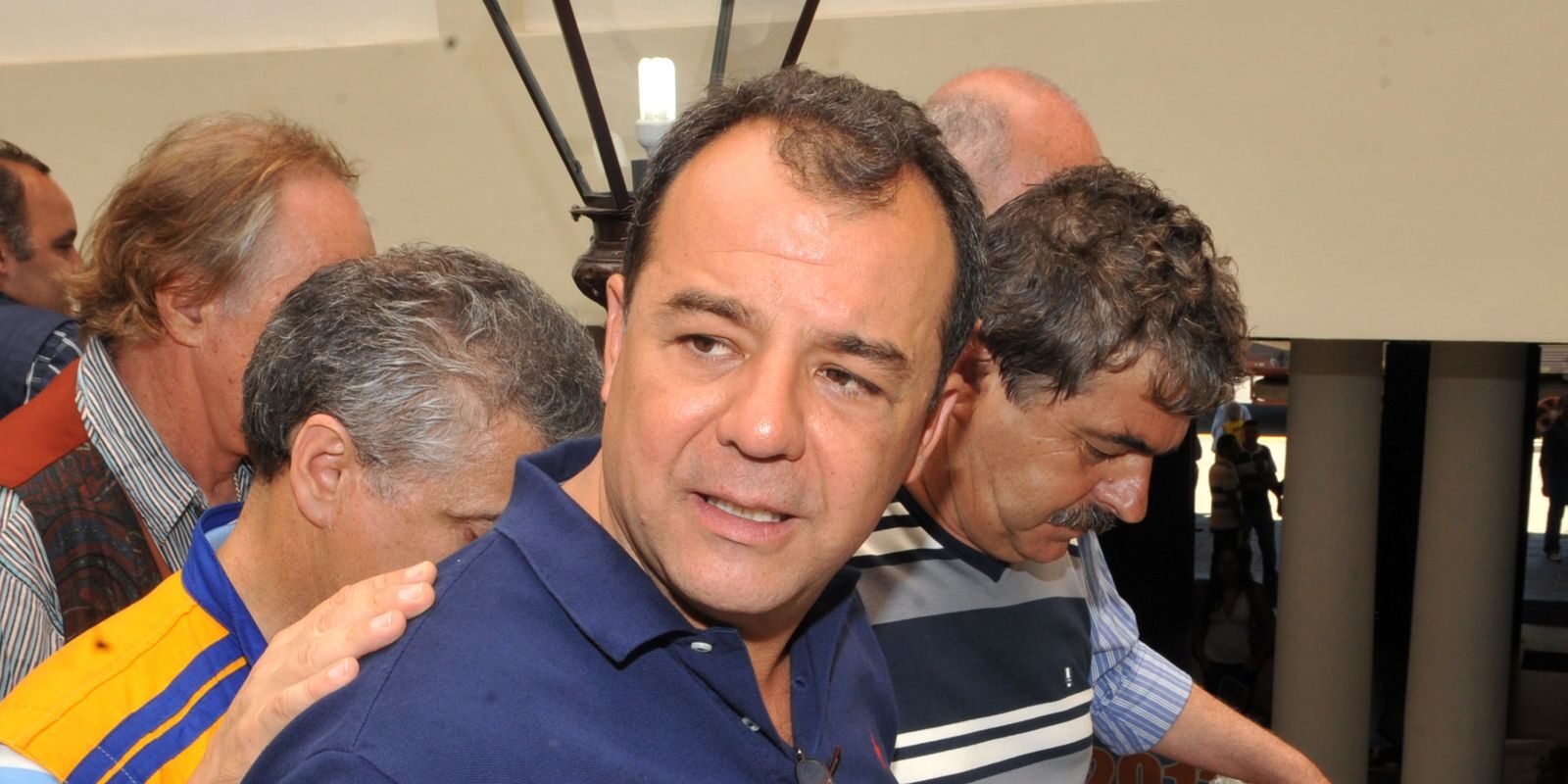 Sérgio Cabral é condenado por esquema de regalias durante prisão no Rio; terá de pagar multa e R$ 1 milhão