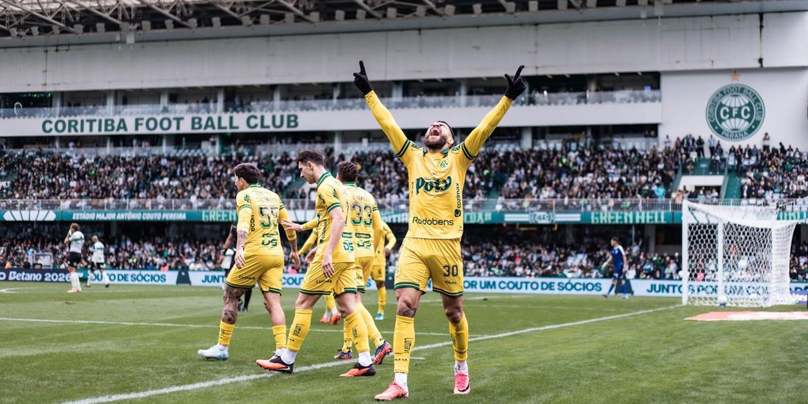 Brasileirão 2026: Mirassol bate Coritiba por 2 a 1 e mantém Vasco e Internacional no Z-4