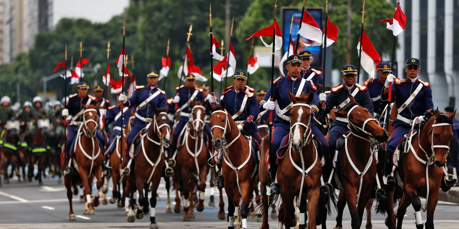 Desfile cívico-militar no Rio reúne 6,5 mil participantes na Avenida Presidente Vargas
