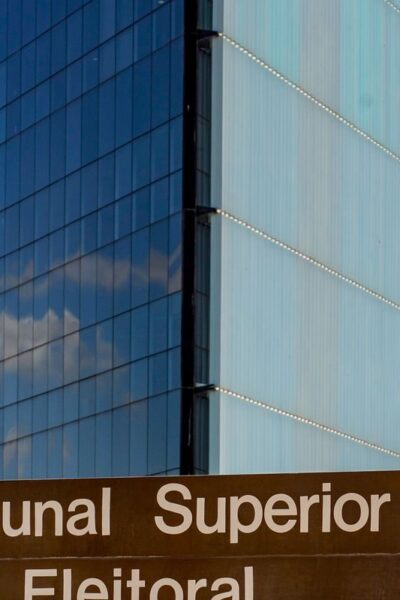 TSE forma maioria para manter retirada de postagens sobre Nossa Senhora durante eleições