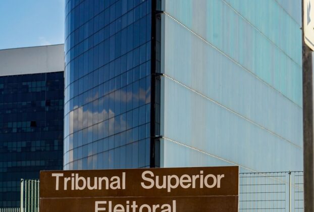 TSE forma maioria para manter retirada de postagens sobre Nossa Senhora durante eleições