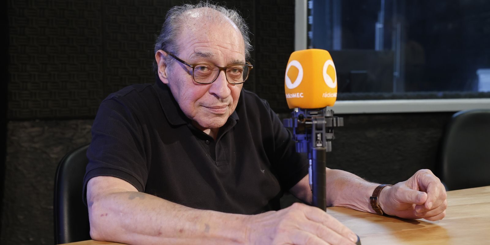 Ruy Castro apresenta série radiofônica 'Eu Gosto de Música' com estreia em 4 de outubro