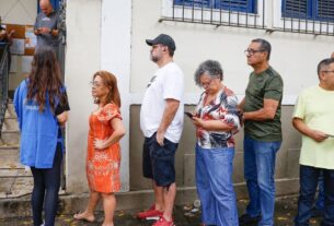 Eleições 2026: 12,86 milhões de eleitores são esperados no Rio; filas já se formam antes da abertura