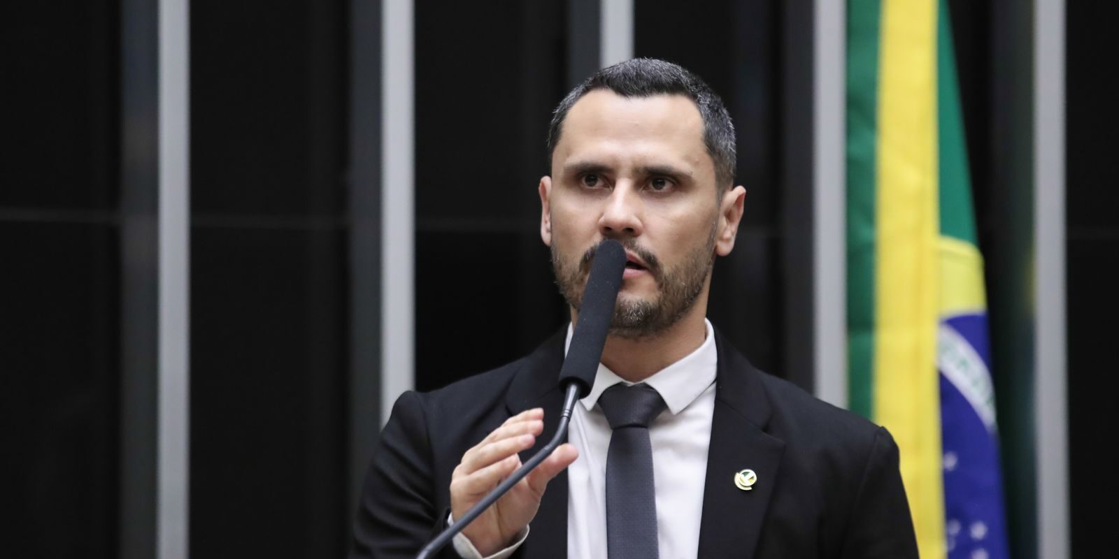 Cleitinho Azevedo é eleito governador de Minas Gerais no 1º turno com 55,41% dos votos