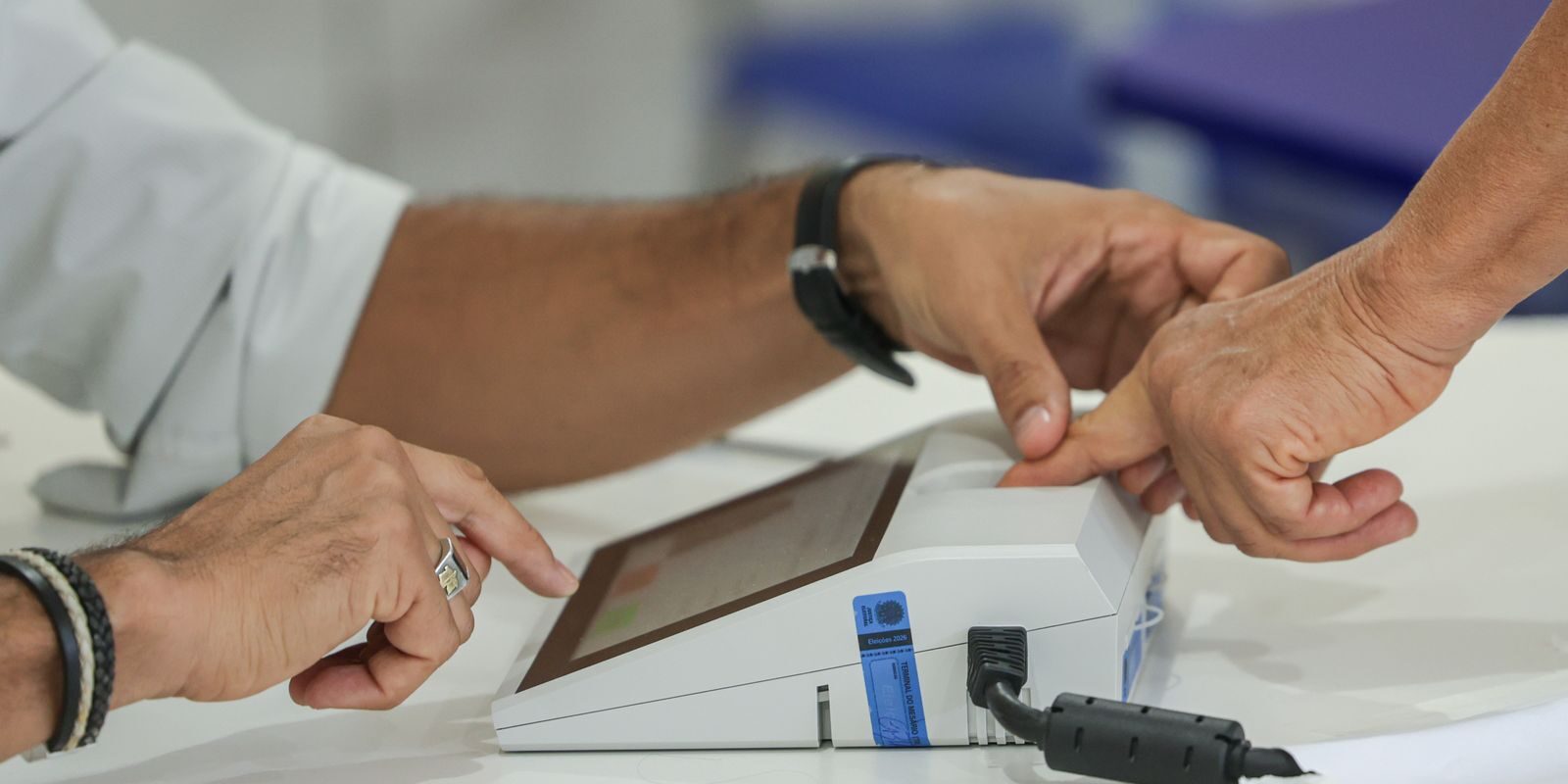 Segundo turno das Eleições 2026 será em 25 de outubro; Flávio Bolsonaro e Lula se enfrentam pela Presidência