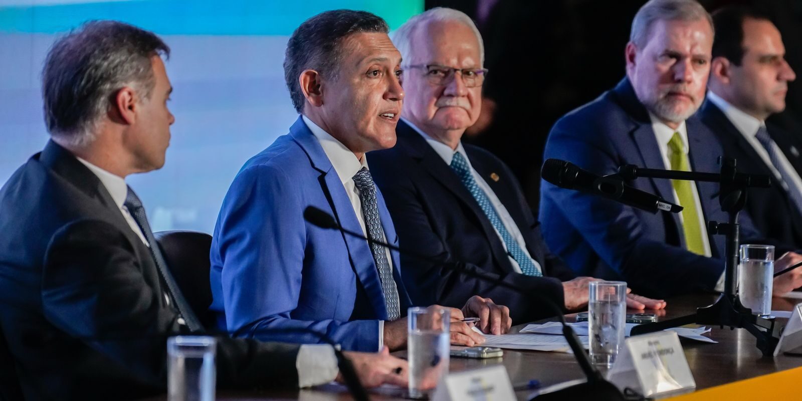 Presidente do TSE afirma não haver indícios de interferência estrangeira no primeiro turno