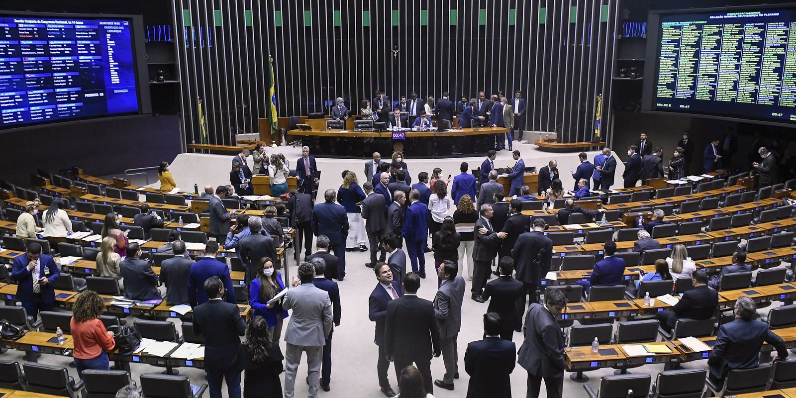 Parlamentares negros na Câmara caem para 135; pesquisadora aponta sub-representação persistente