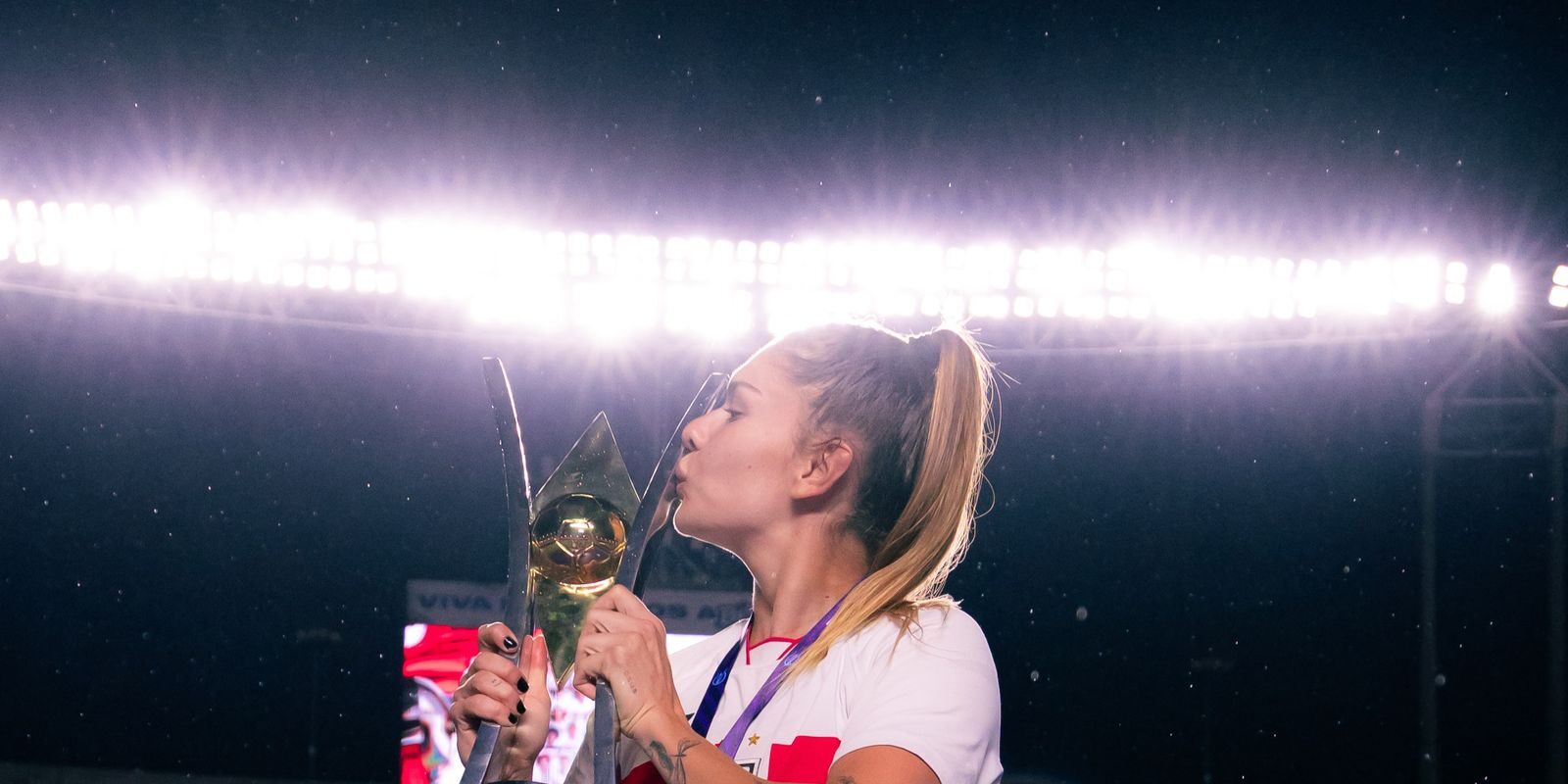 Após vencer o Brasileirão, zagueira Carol Gil é convocada para amistosos da seleção feminina
